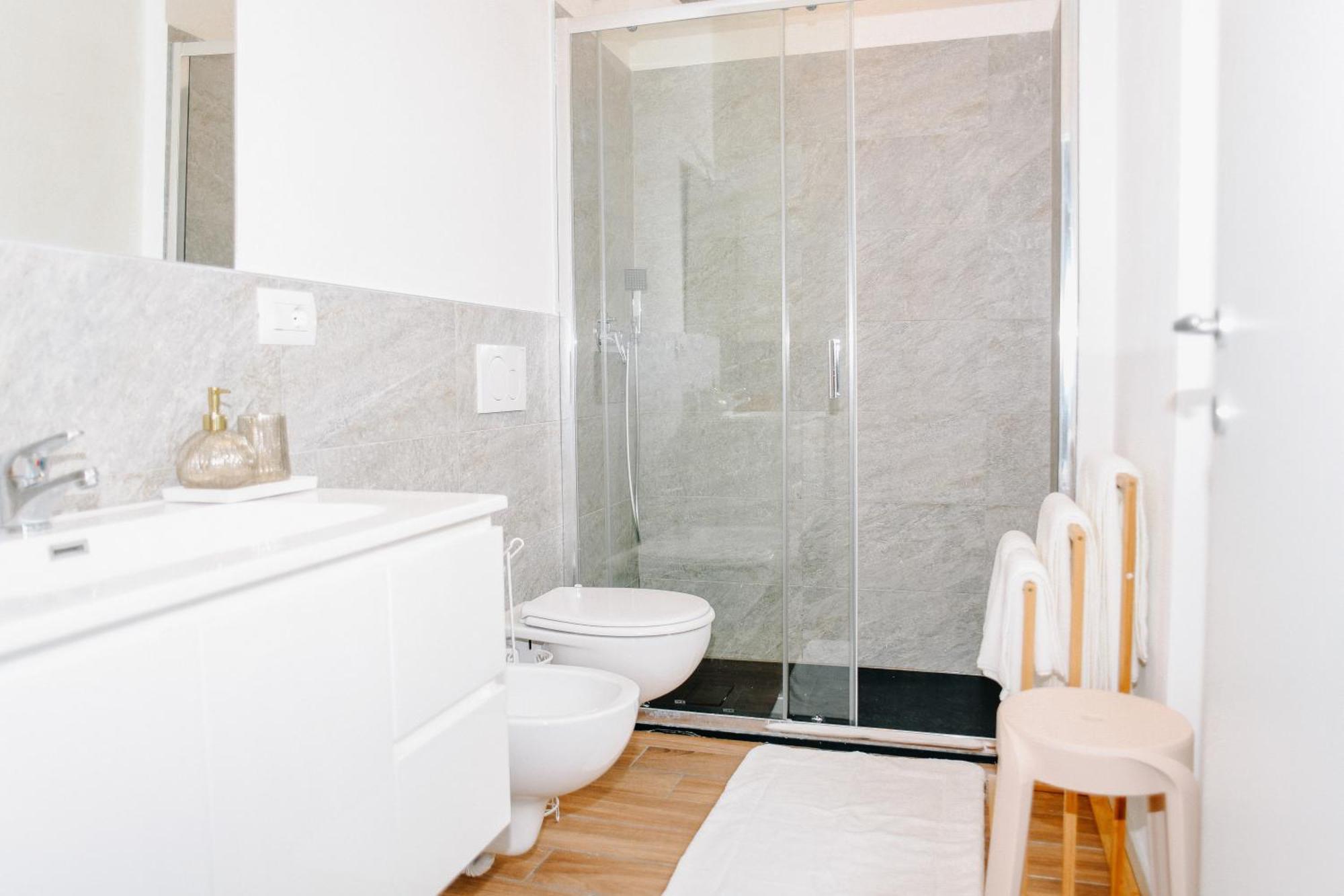 Lora Rose Suite ,Free Parking, Self Check In,2 Como Exteriér fotografie