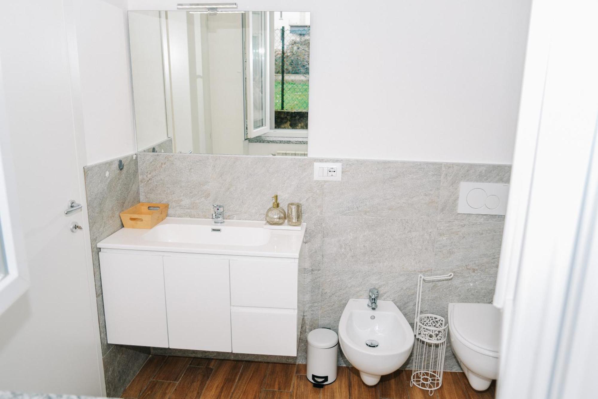 Lora Rose Suite ,Free Parking, Self Check In,2 Como Exteriér fotografie