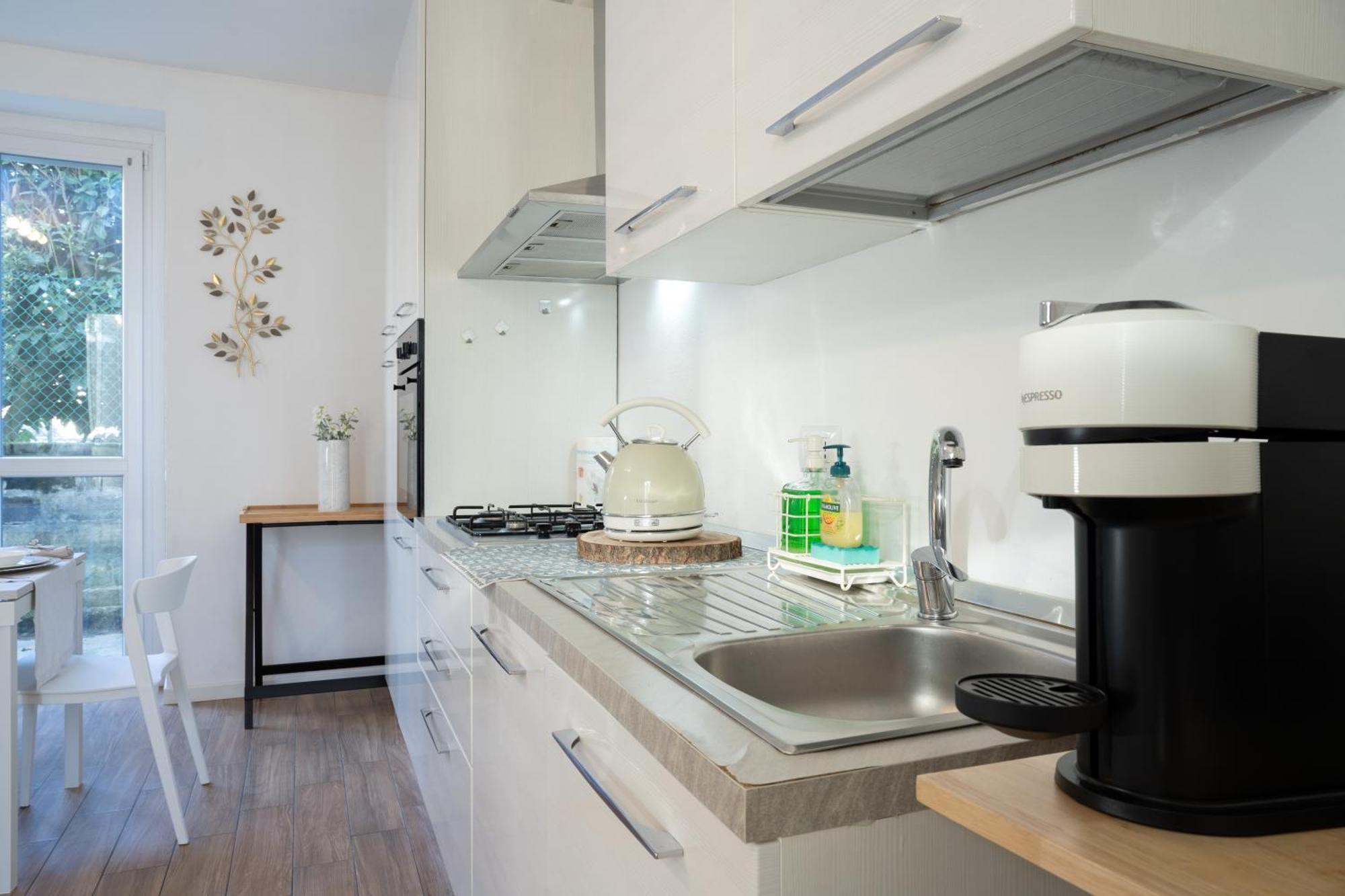Lora Rose Suite ,Free Parking, Self Check In,2 Como Exteriér fotografie