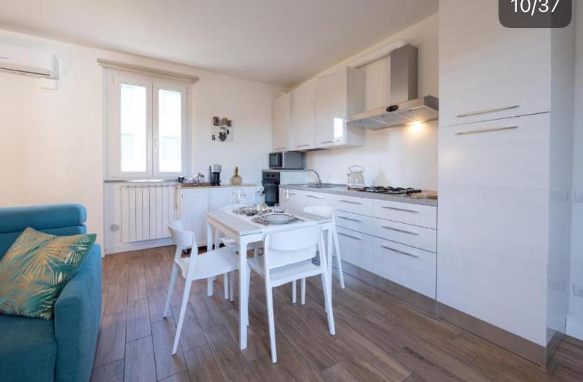 Lora Rose Suite ,Free Parking, Self Check In,2 Como Exteriér fotografie