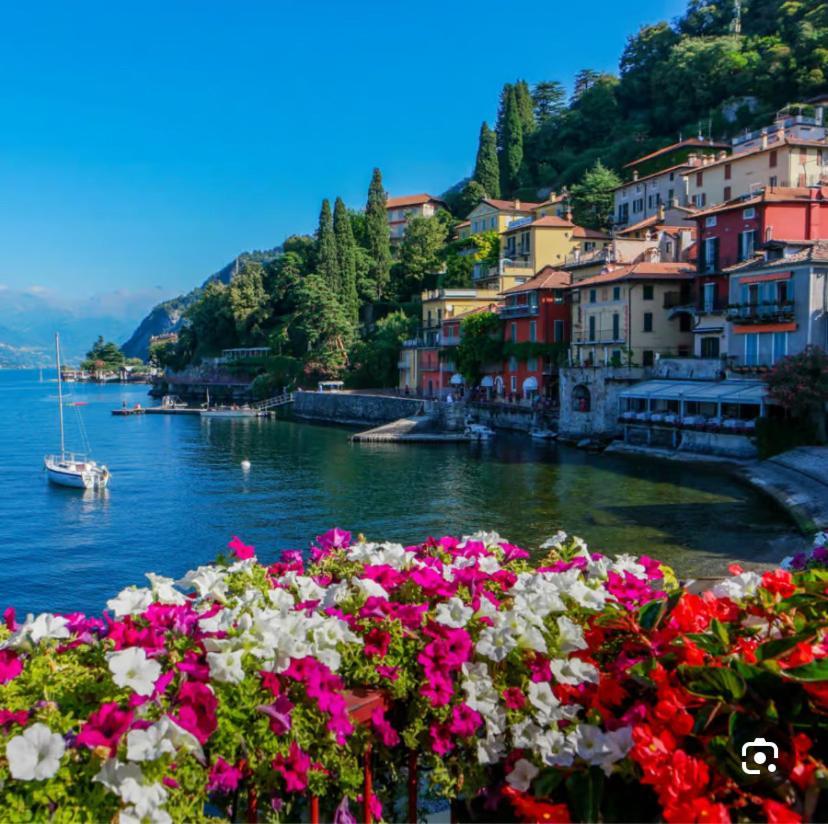 Lora Rose Suite ,Free Parking, Self Check In,2 Como Exteriér fotografie